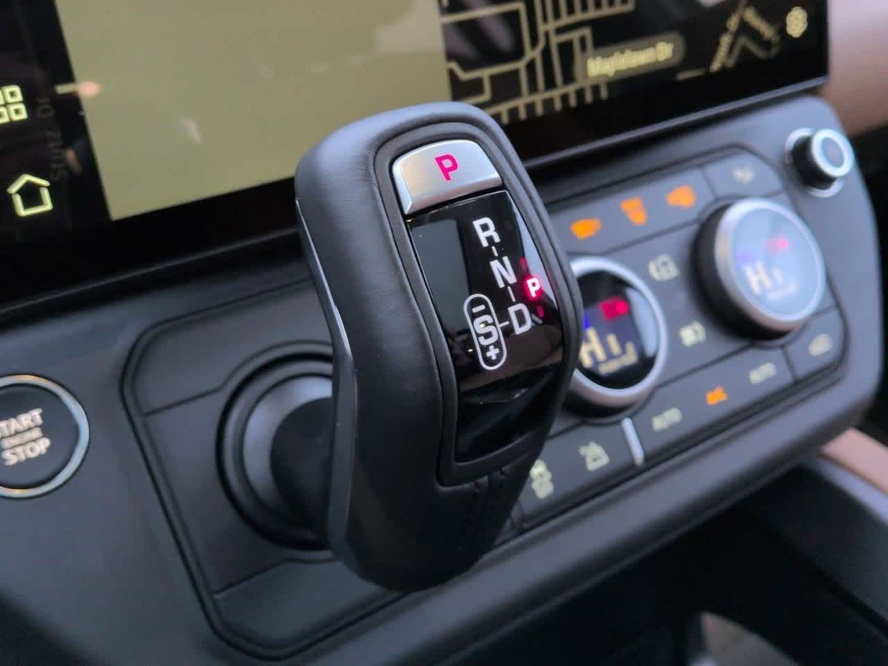 Thumbnail: 2025 Land Rover Defender - 35