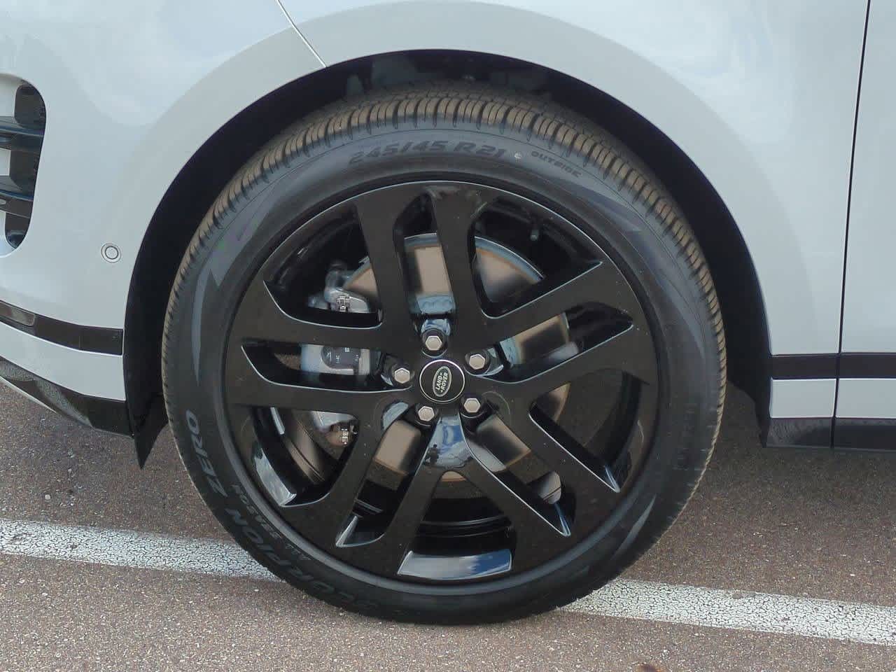 Thumbnail: 2025 Land Rover Range Rover Evoque - 14