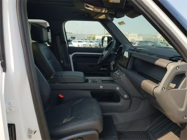2025 Land Rover Defender 110 19