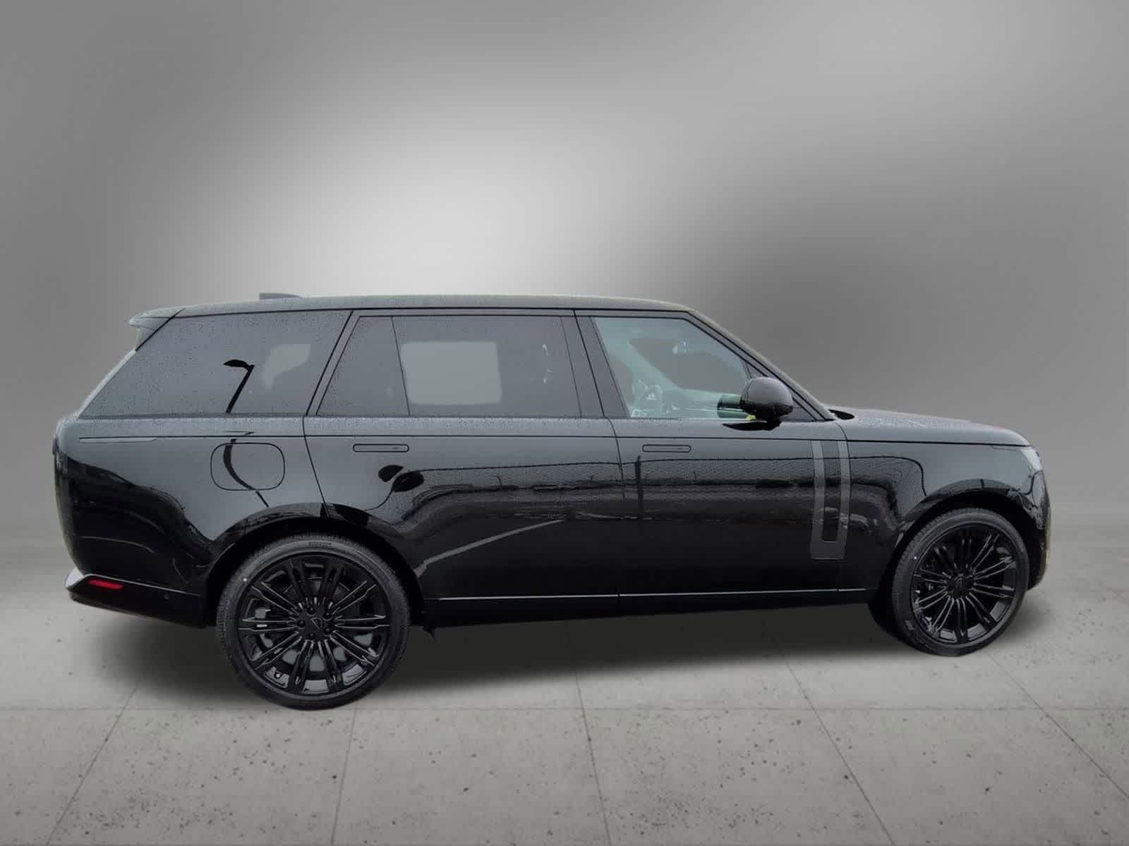 Thumbnail: 2026 Land Rover Range Rover - 7