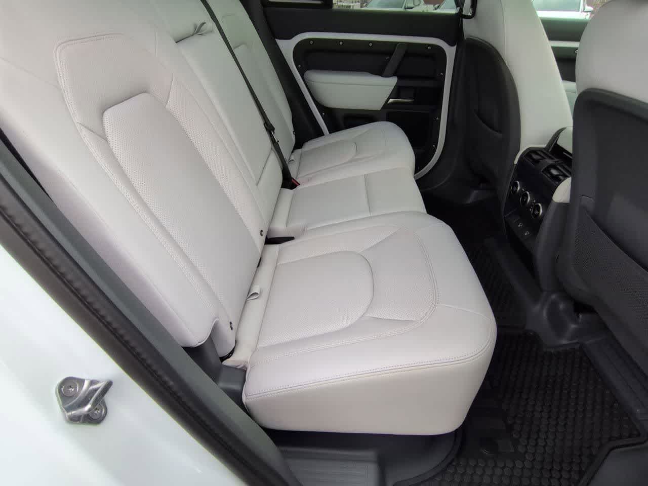 Thumbnail: 2025 Land Rover Defender - 21