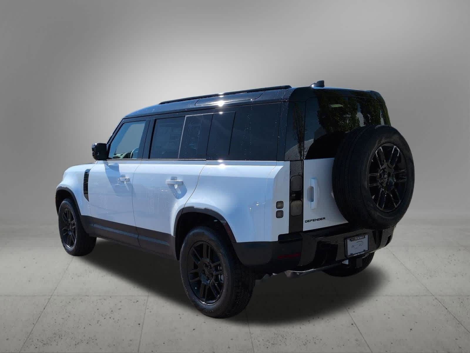 2026 Land Rover Defender 110 S photo 4