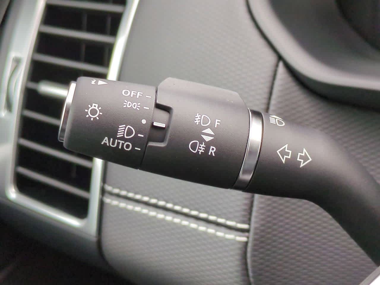 Thumbnail: 2026 Land Rover Discovery - 28