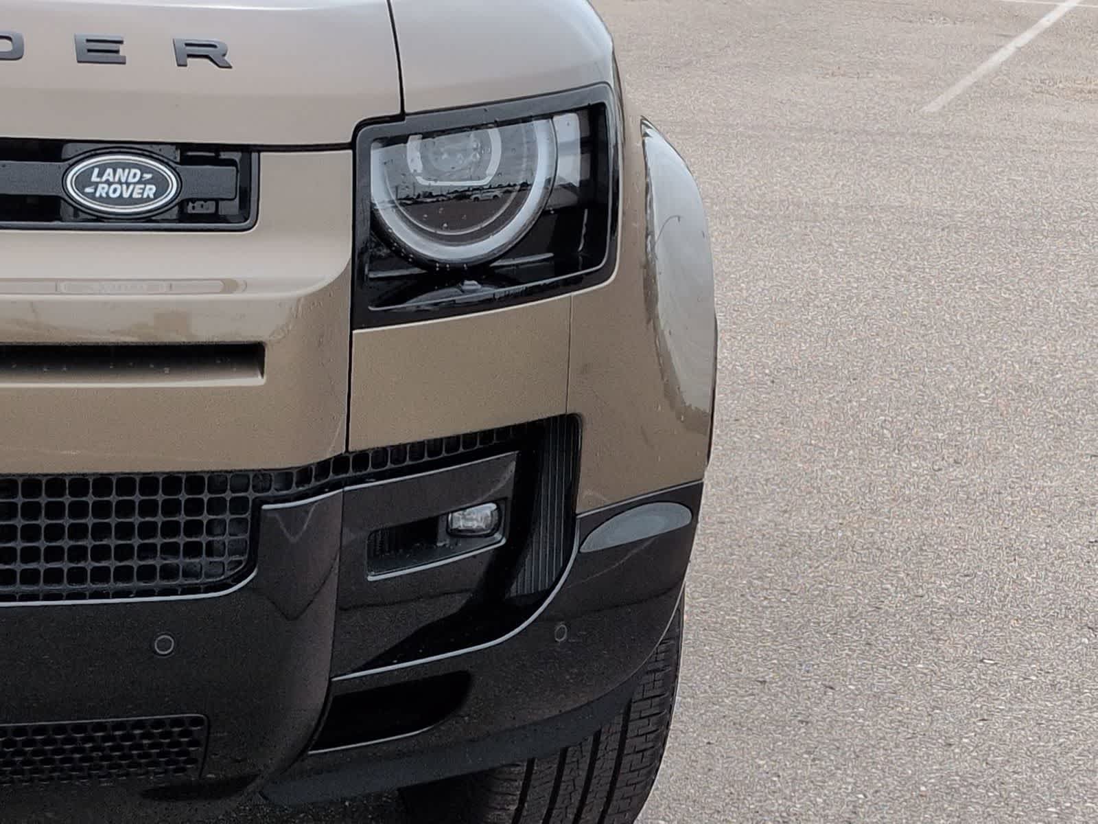 Thumbnail: 2026 Land Rover Defender - 10