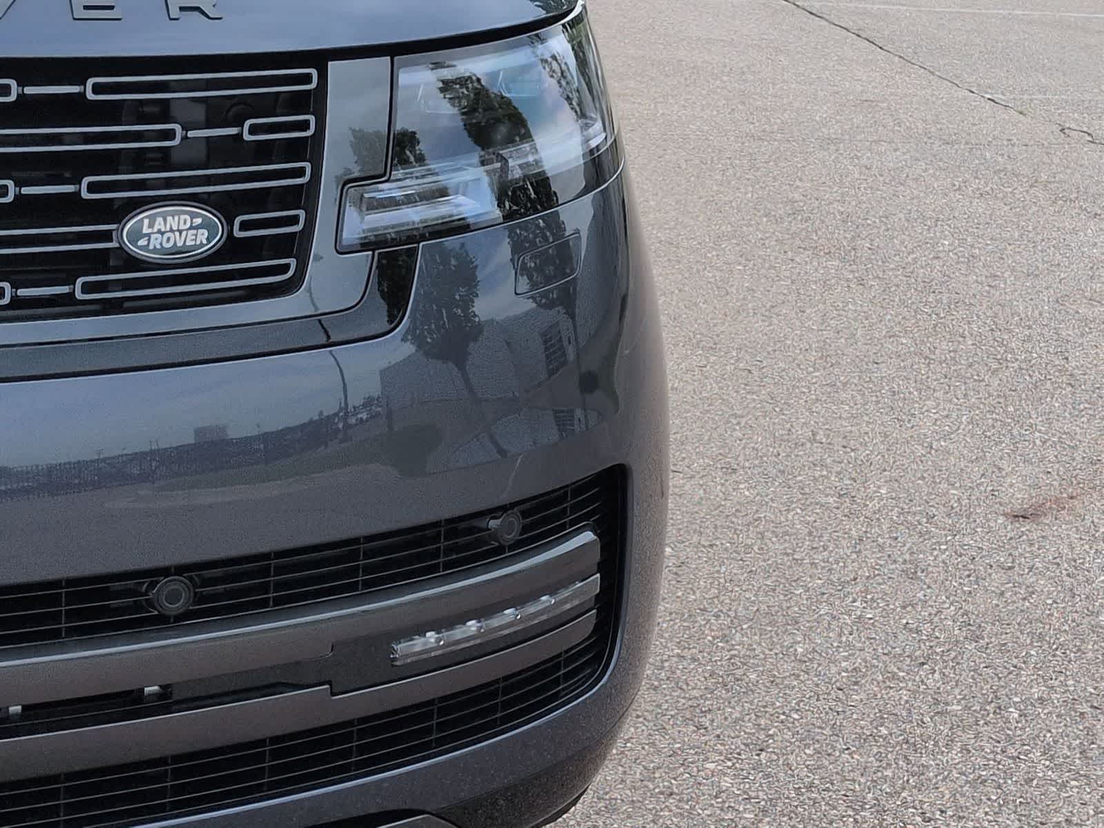 Thumbnail: 2026 Land Rover Range Rover - 10