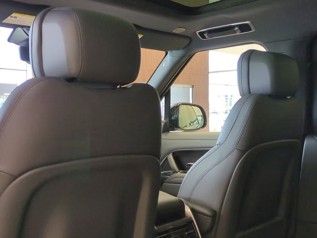 Thumbnail: 2025 Land Rover Range Rover - 17