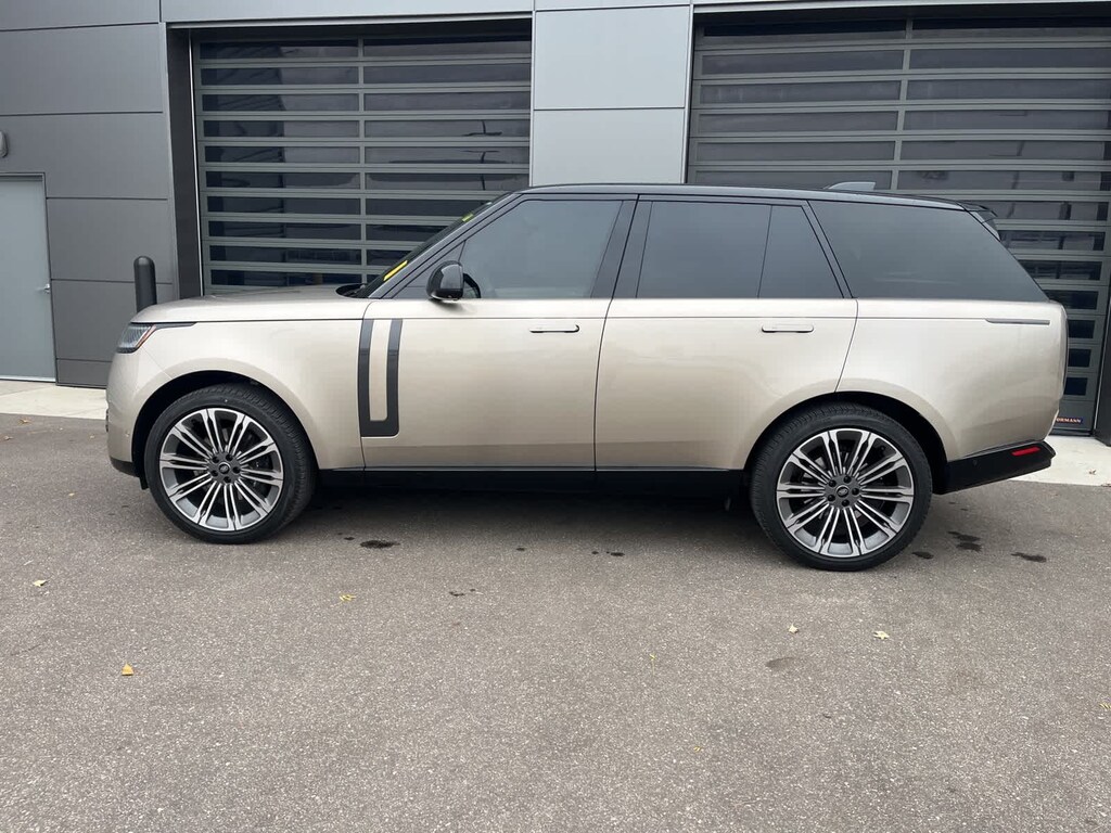 Used 2024 Land Rover Range Rover P400 SE SUV