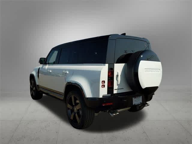 2025 Land Rover Defender 110 4