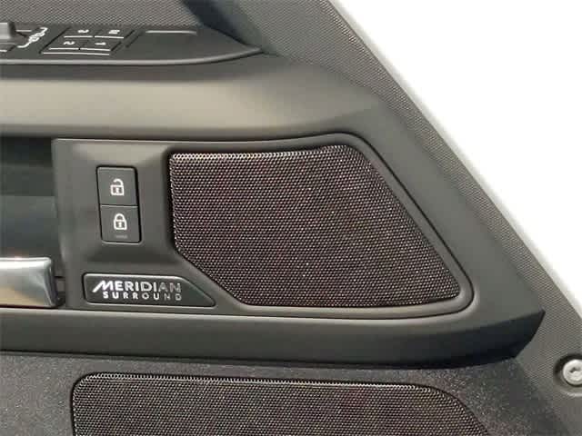 2025 Land Rover Defender 110 24