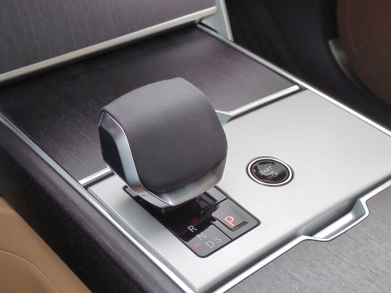 Thumbnail: 2025 Land Rover Range Rover - 34