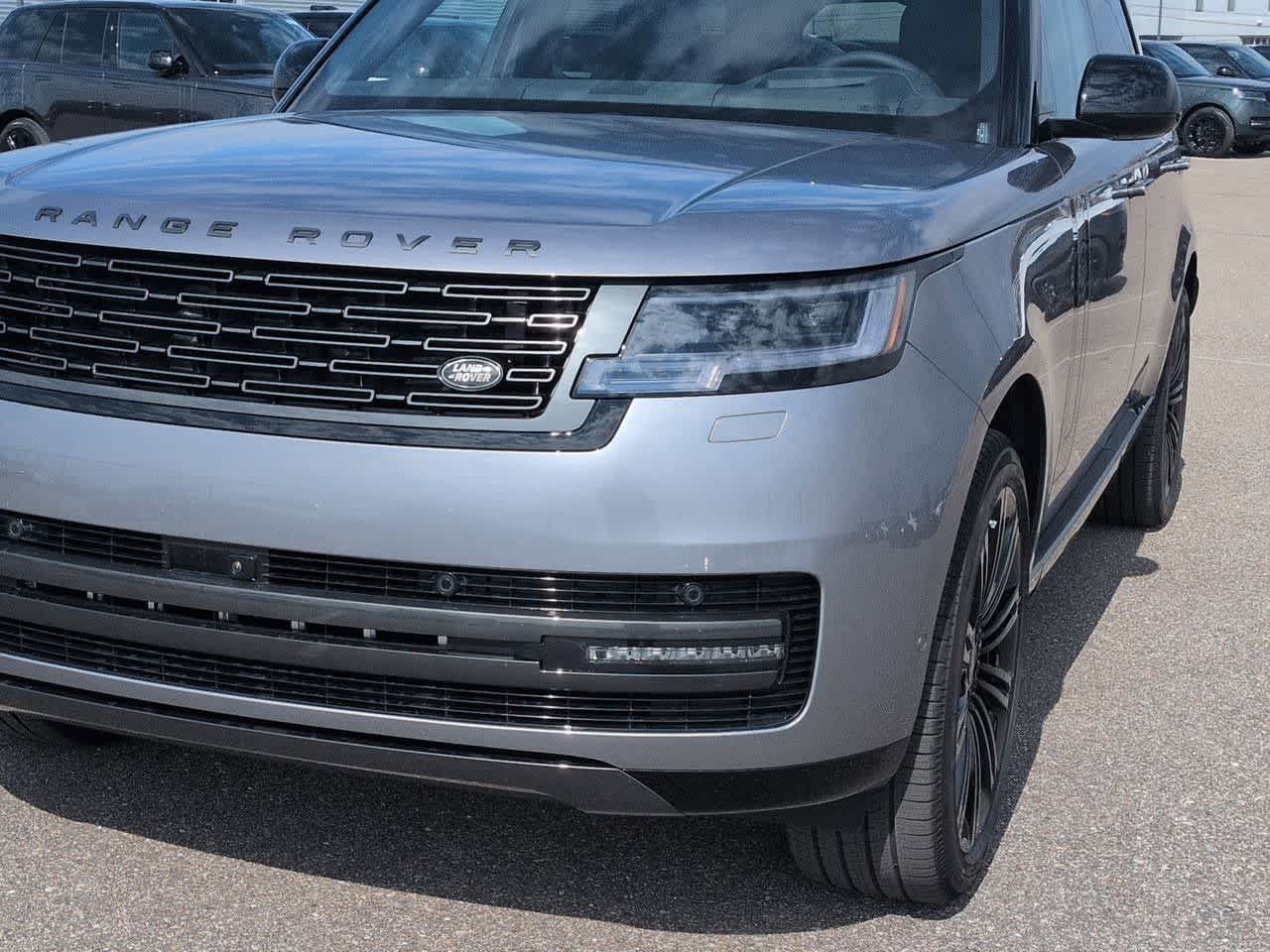 Thumbnail: 2026 Land Rover Range Rover - 10