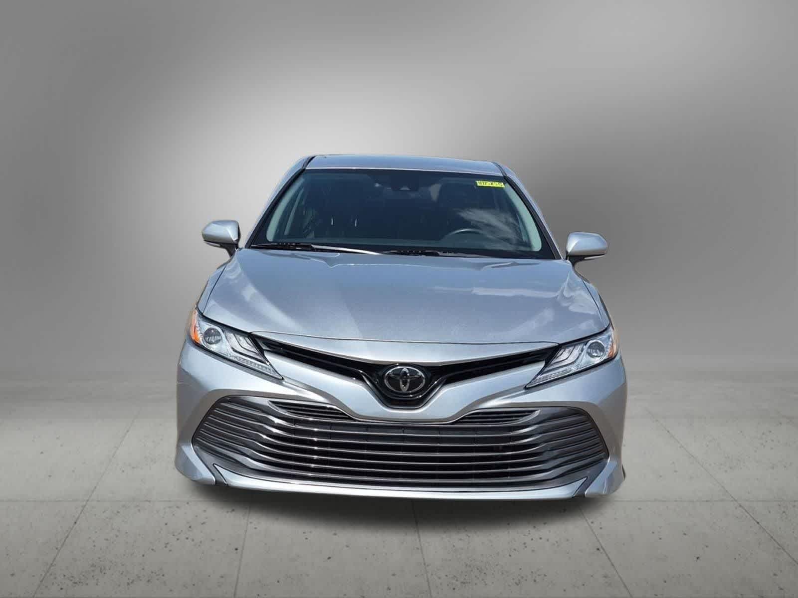 2020 Toyota Camry XLE - Photo 9