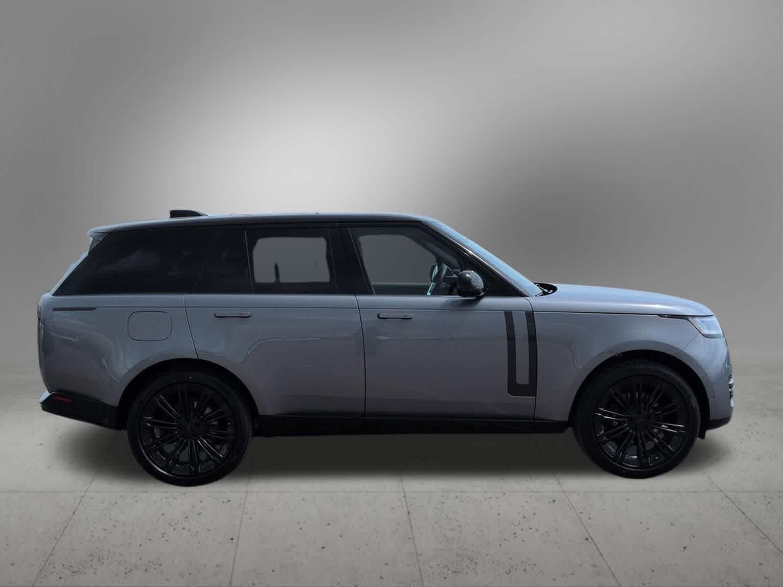 Thumbnail: 2026 Land Rover Range Rover - 7