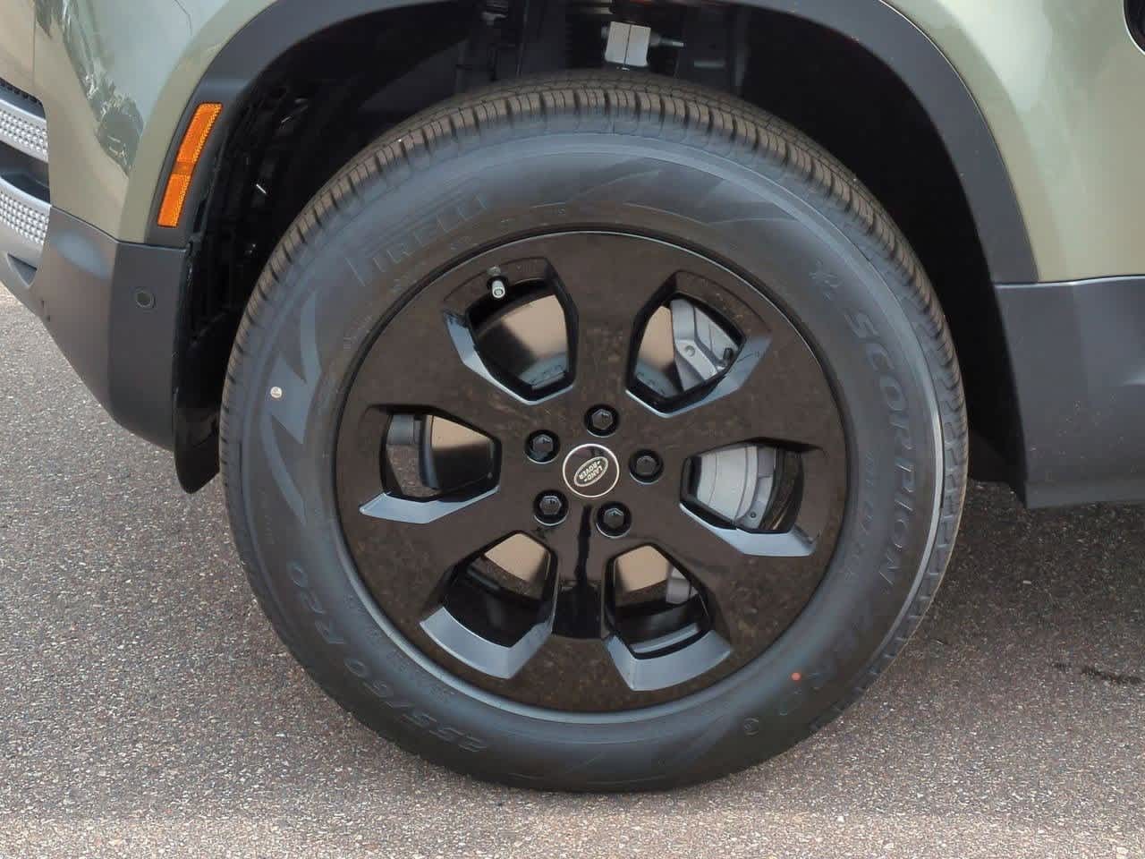 2025 Land Rover Defender 110 13