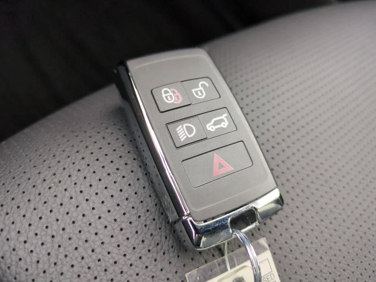 Thumbnail: 2025 Land Rover Discovery Sport - 37