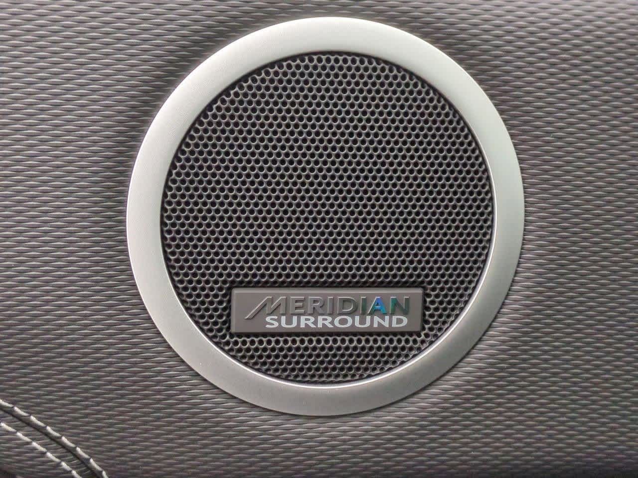 Thumbnail: 2026 Land Rover Discovery - 32