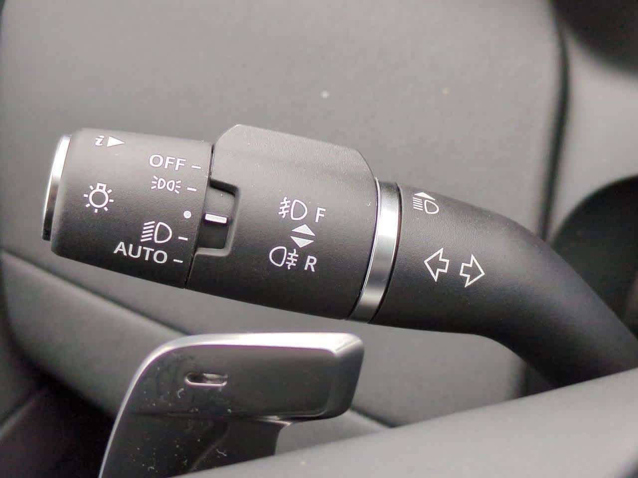 Thumbnail: 2025 Land Rover Discovery Sport - 28