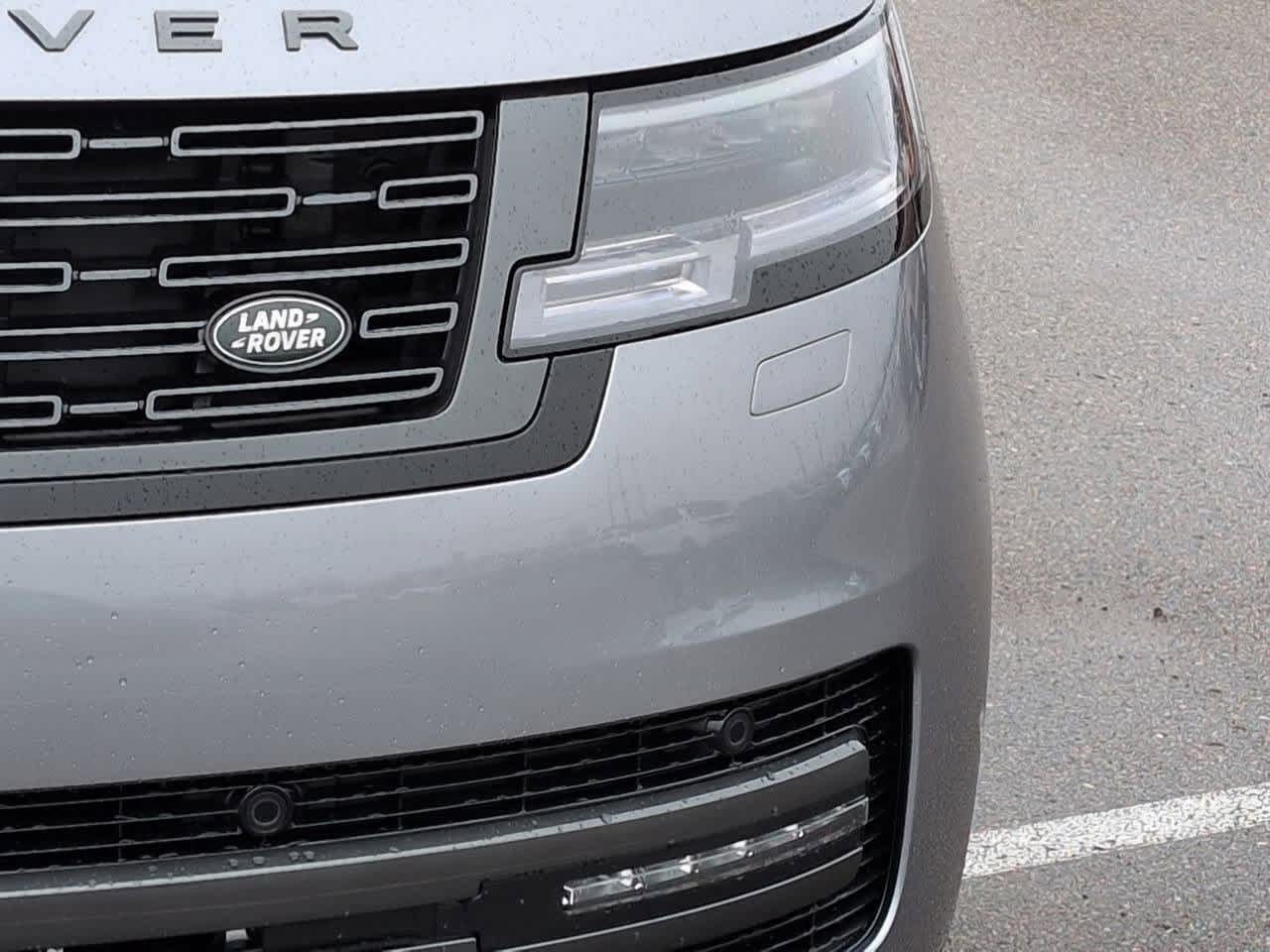 Thumbnail: 2026 Land Rover Range Rover - 10