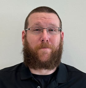 Staff member Michael Steele from ID_65e2e6cdac69