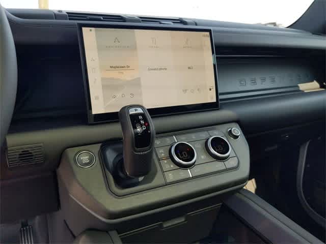 2025 Land Rover Defender 110 21