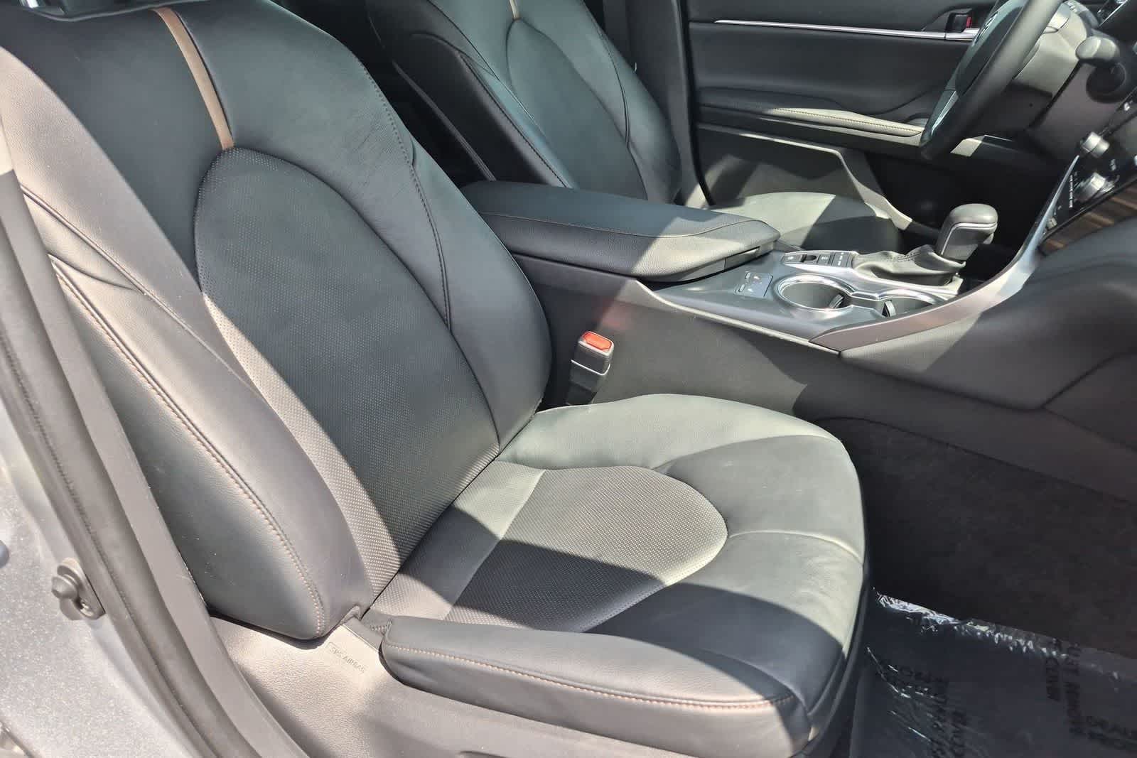 2020 Toyota Camry XLE - Photo 21