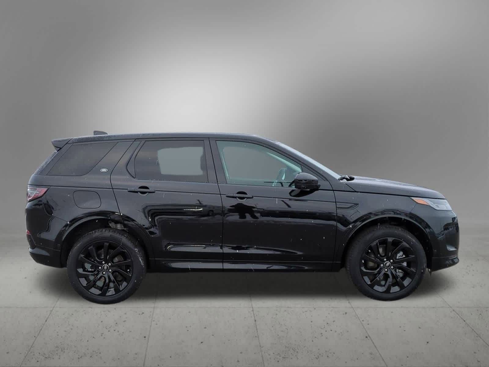 Thumbnail: 2025 Land Rover Discovery Sport - 7