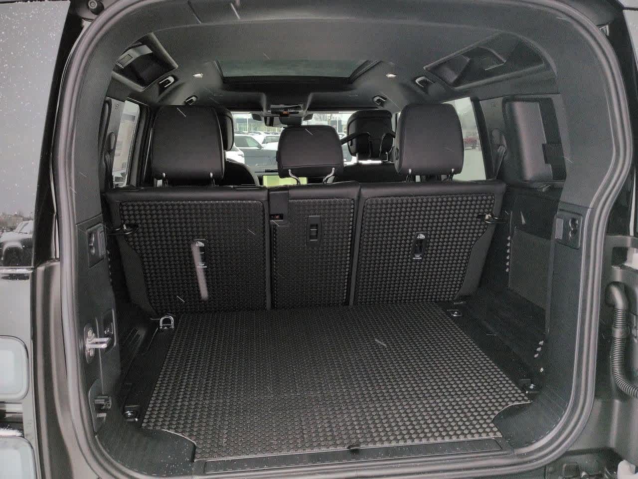 Thumbnail: 2026 Land Rover Defender - 35