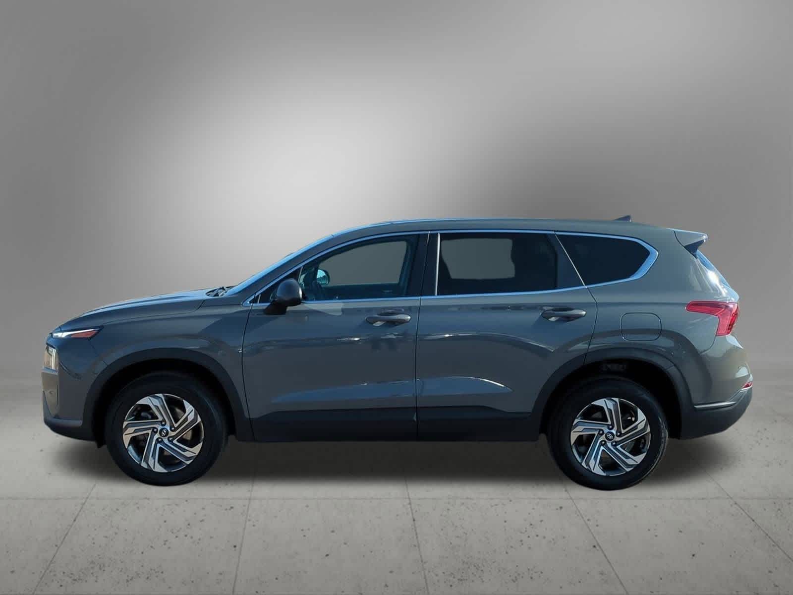 2021 Hyundai Santa Fe SE photo 3