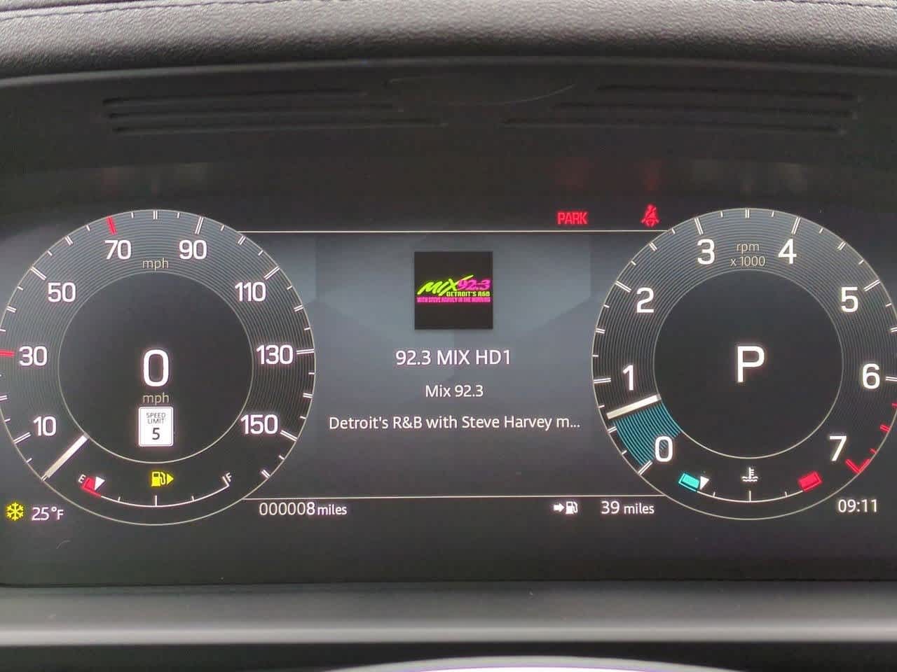 Thumbnail: 2026 Land Rover Discovery - 35