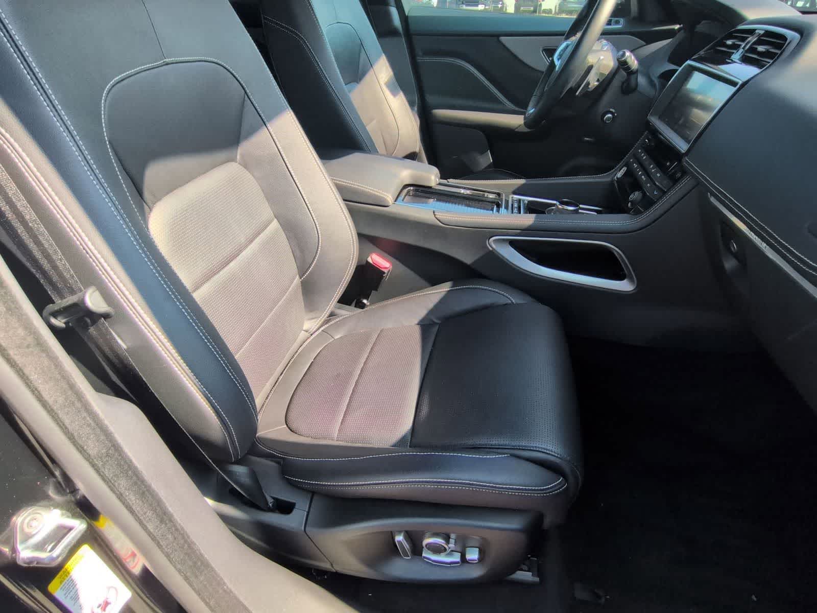 Thumbnail: 2018 Jaguar F-Pace - 22