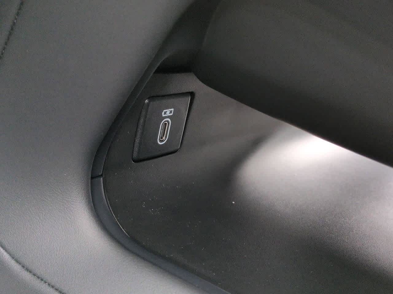 Thumbnail: 2025 Land Rover Range Rover Sport - 32