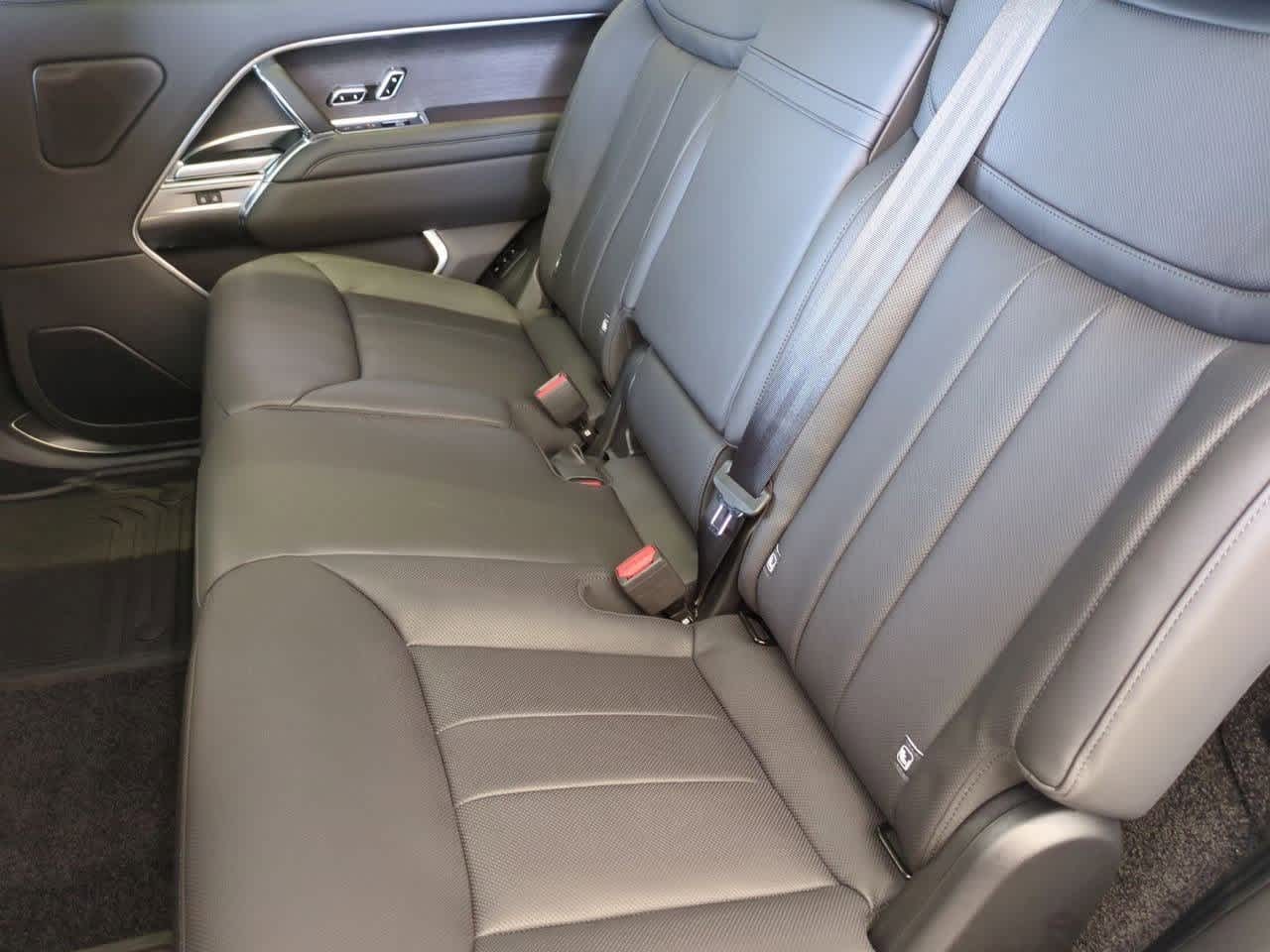 Thumbnail: 2025 Land Rover Range Rover - 19