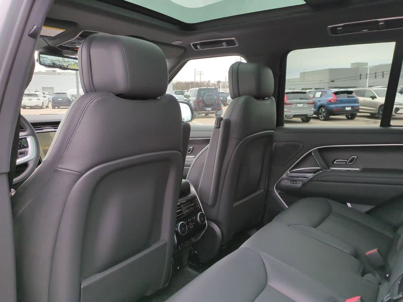 Thumbnail: 2025 Land Rover Range Rover - 18