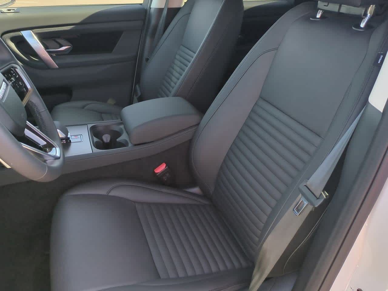 Thumbnail: 2025 Land Rover Discovery Sport - 15