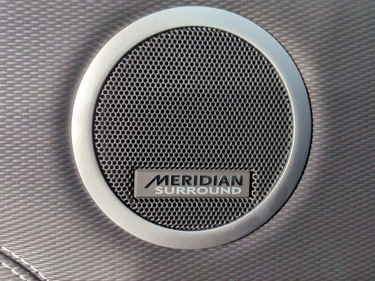 Thumbnail: 2026 Land Rover Discovery - 32