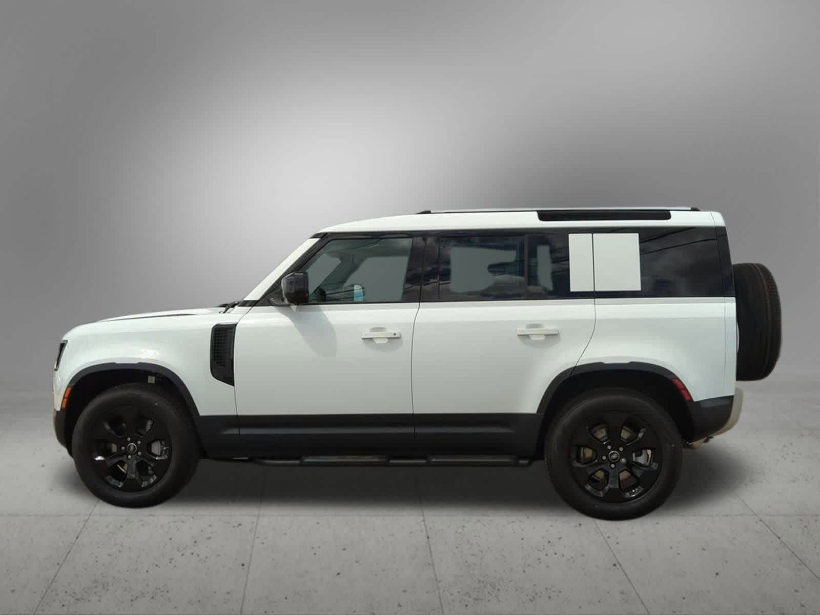 2025 Land Rover Defender 110 S photo 3