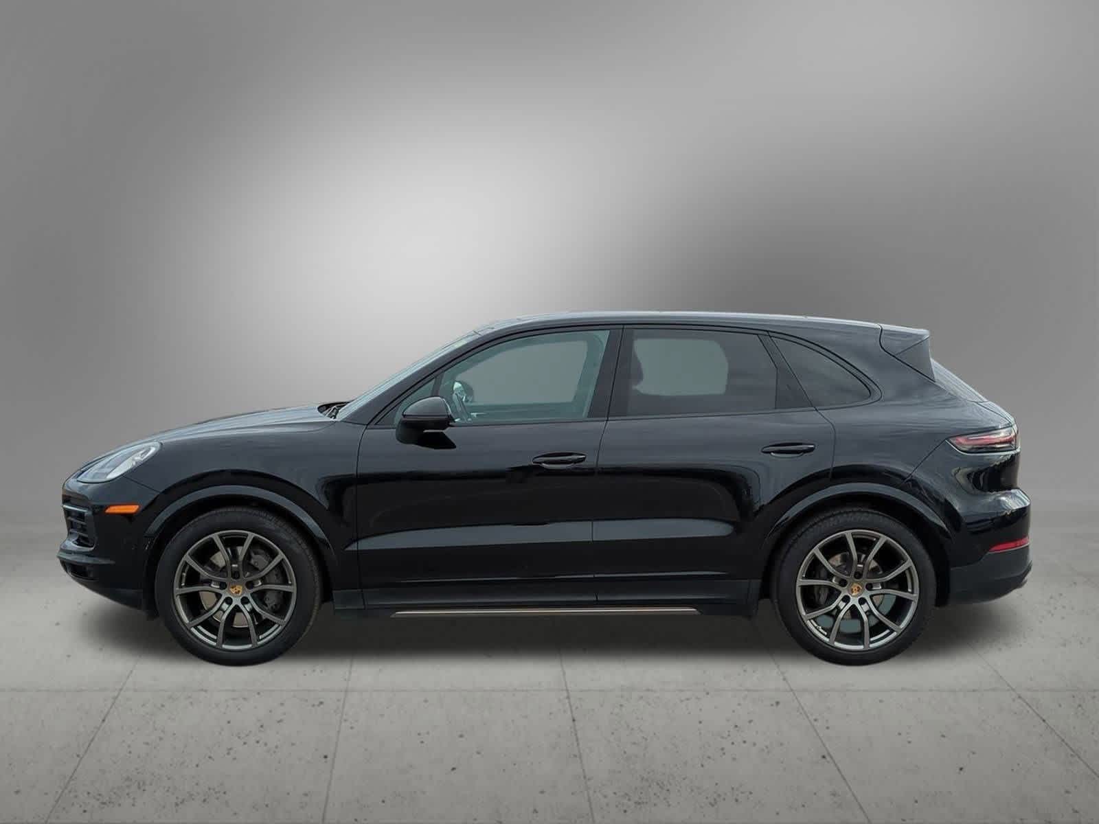 2022 Porsche Cayenne S photo 3
