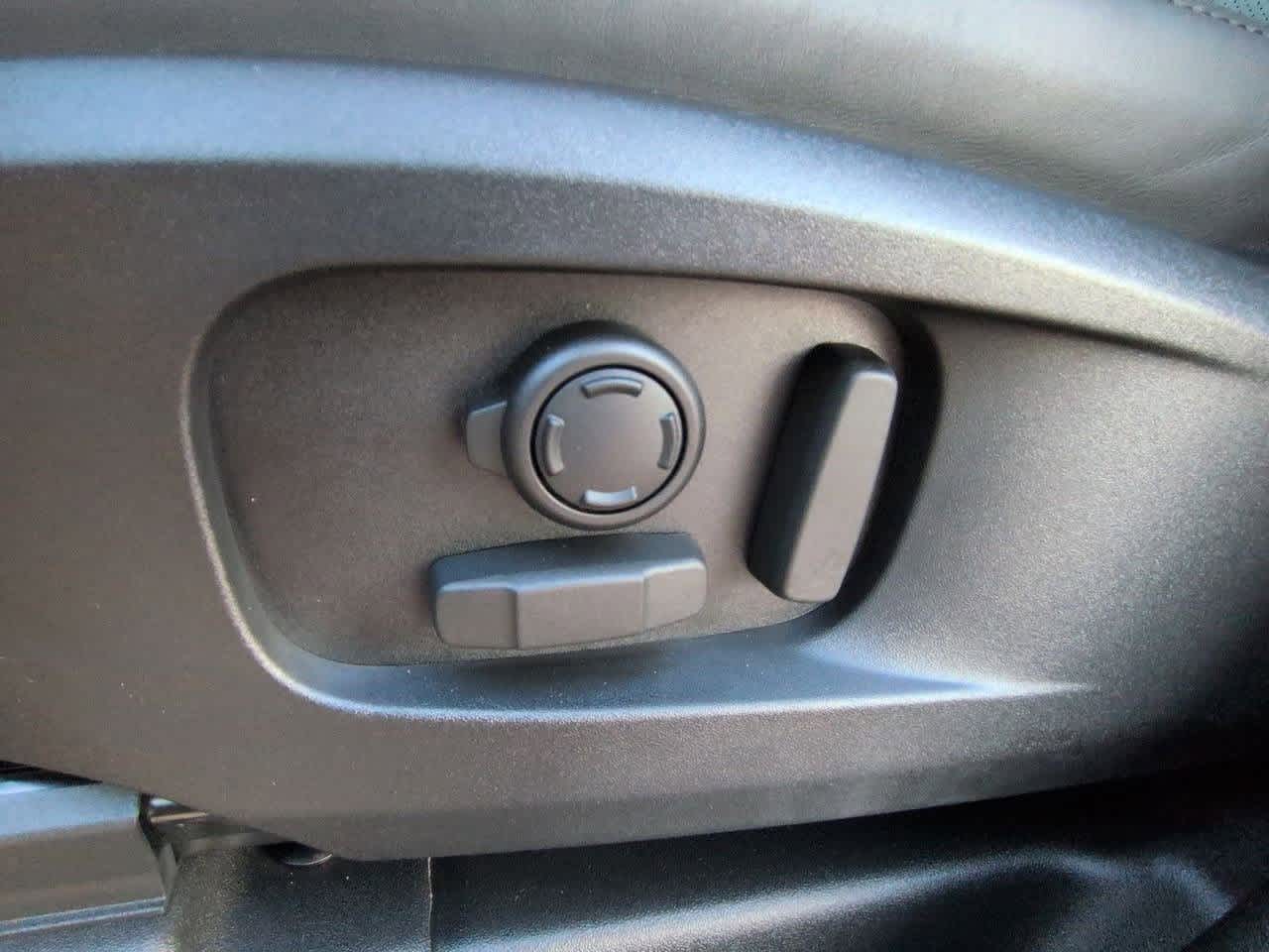 Thumbnail: 2026 Land Rover Defender - 17