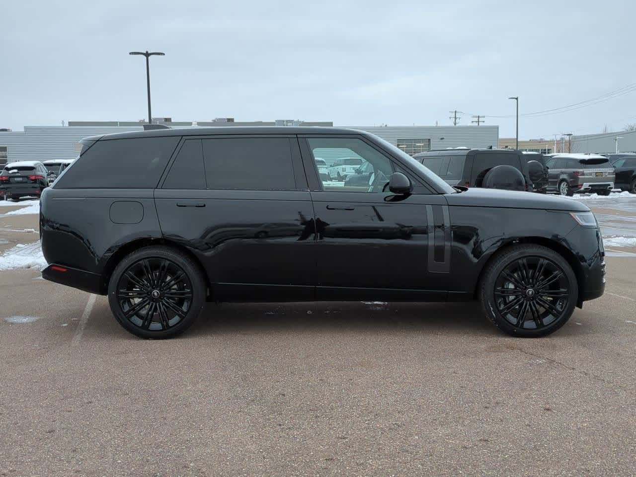 Thumbnail: 2025 Land Rover Range Rover - 7