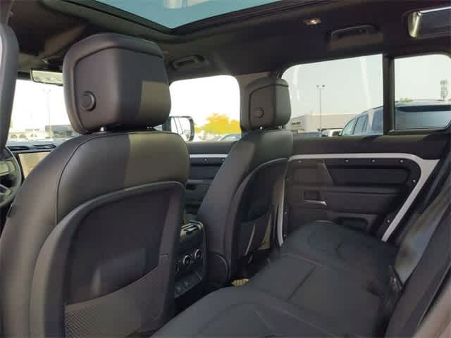 2025 Land Rover Defender 110 15