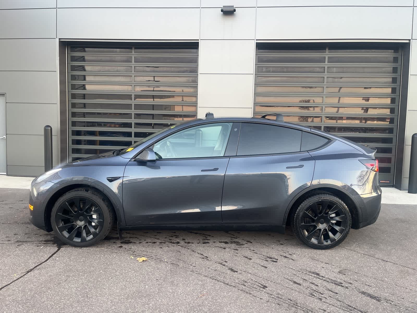2022 Tesla Model Y Long Range photo 2