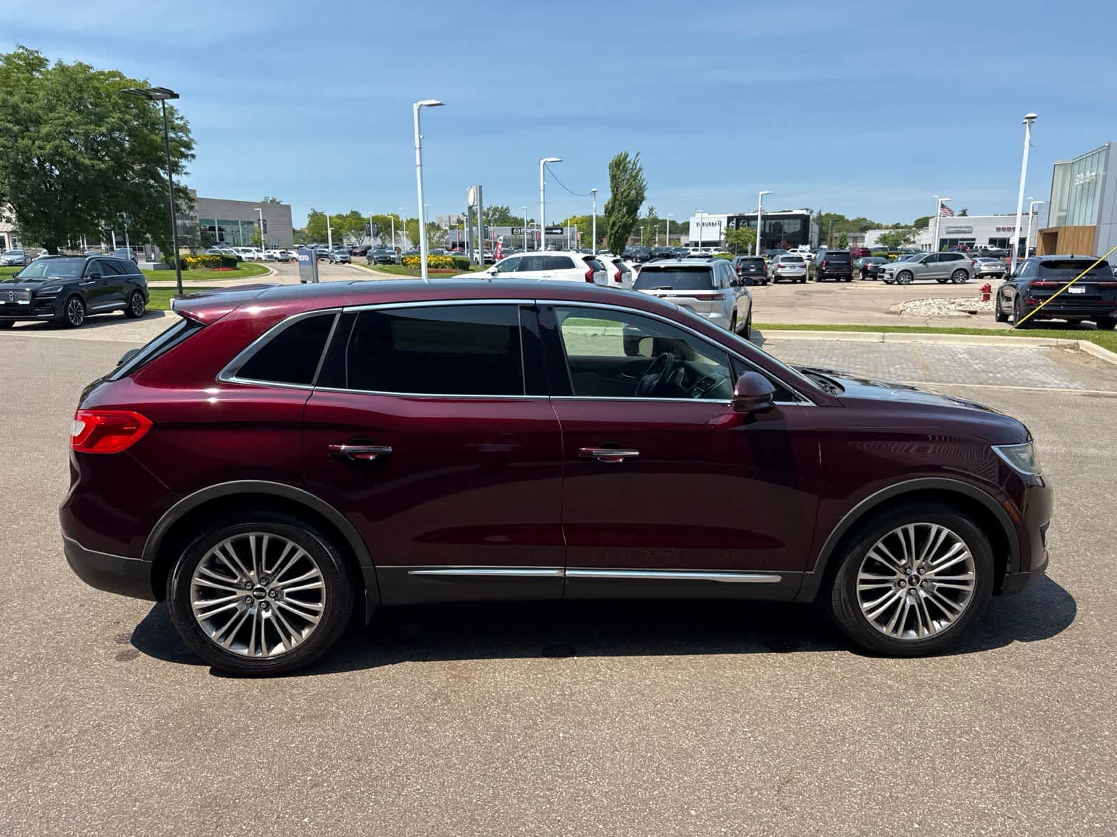 Thumbnail: 2017 Lincoln MKX - 6