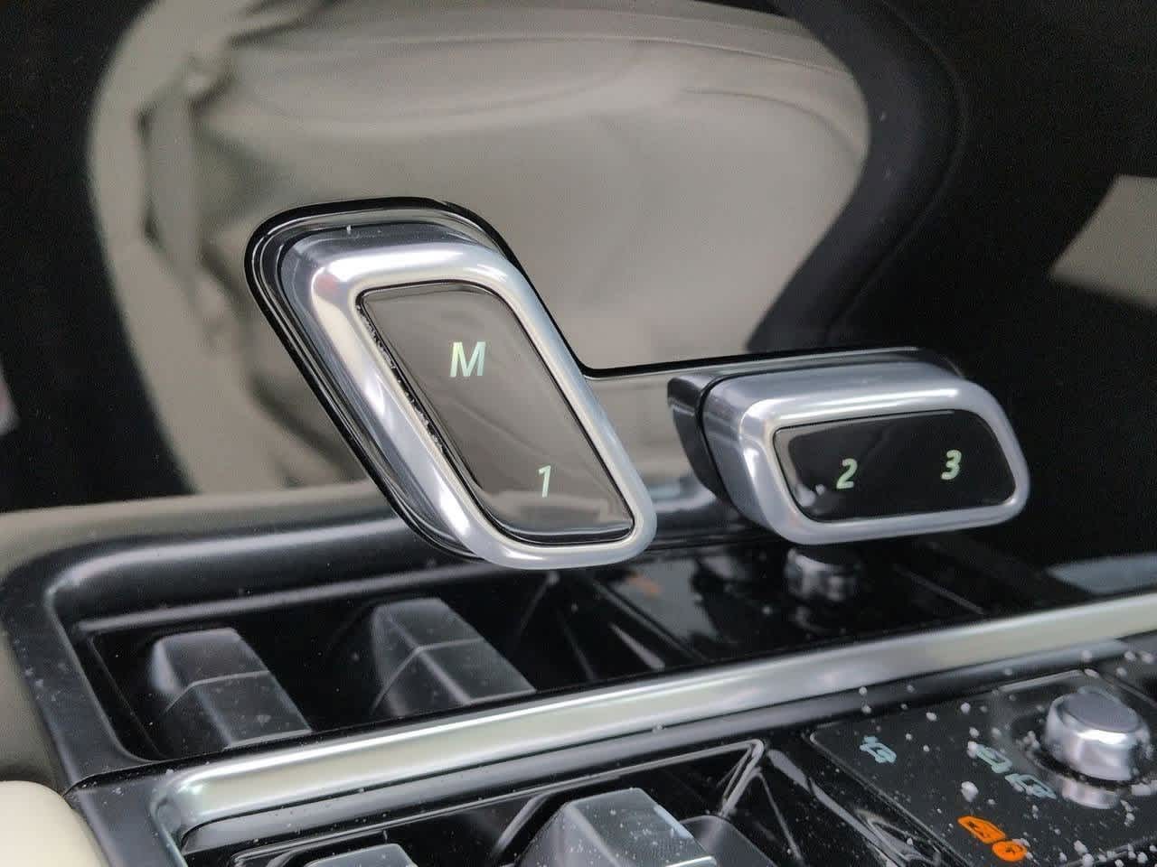 Thumbnail: 2026 Land Rover Range Rover - 17