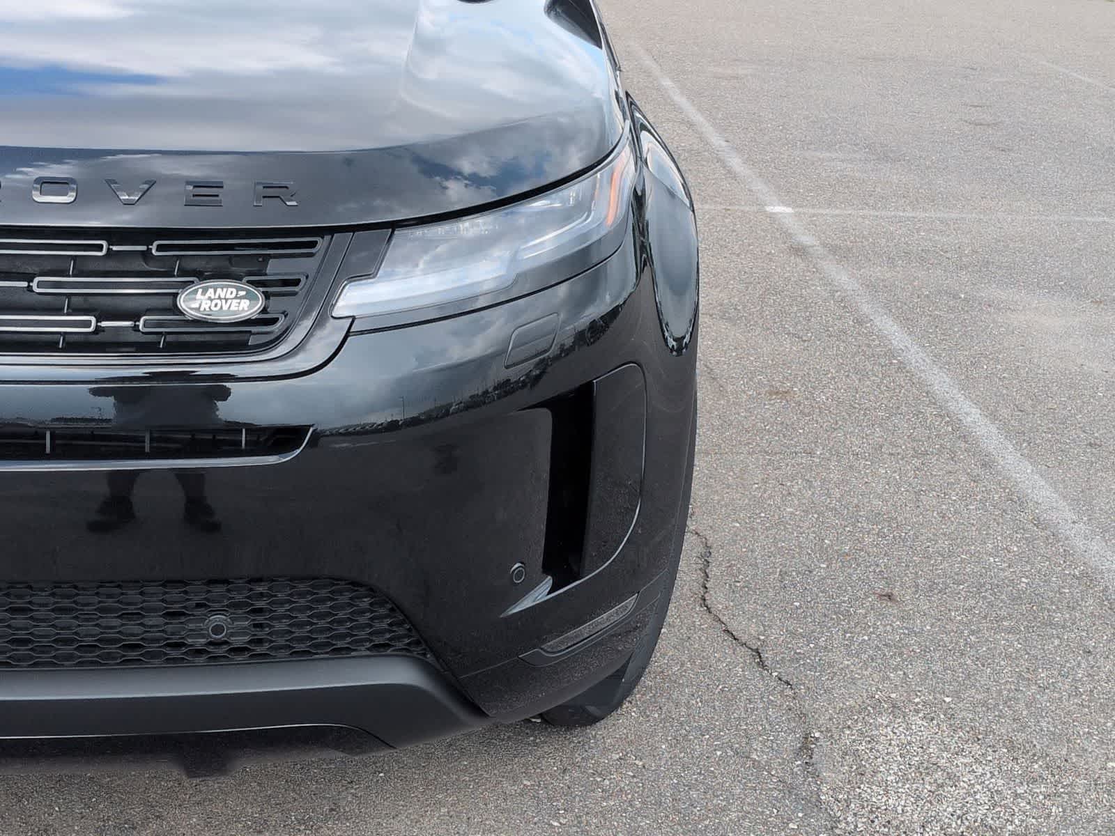 Thumbnail: 2026 Land Rover Range Rover Evoque - 10