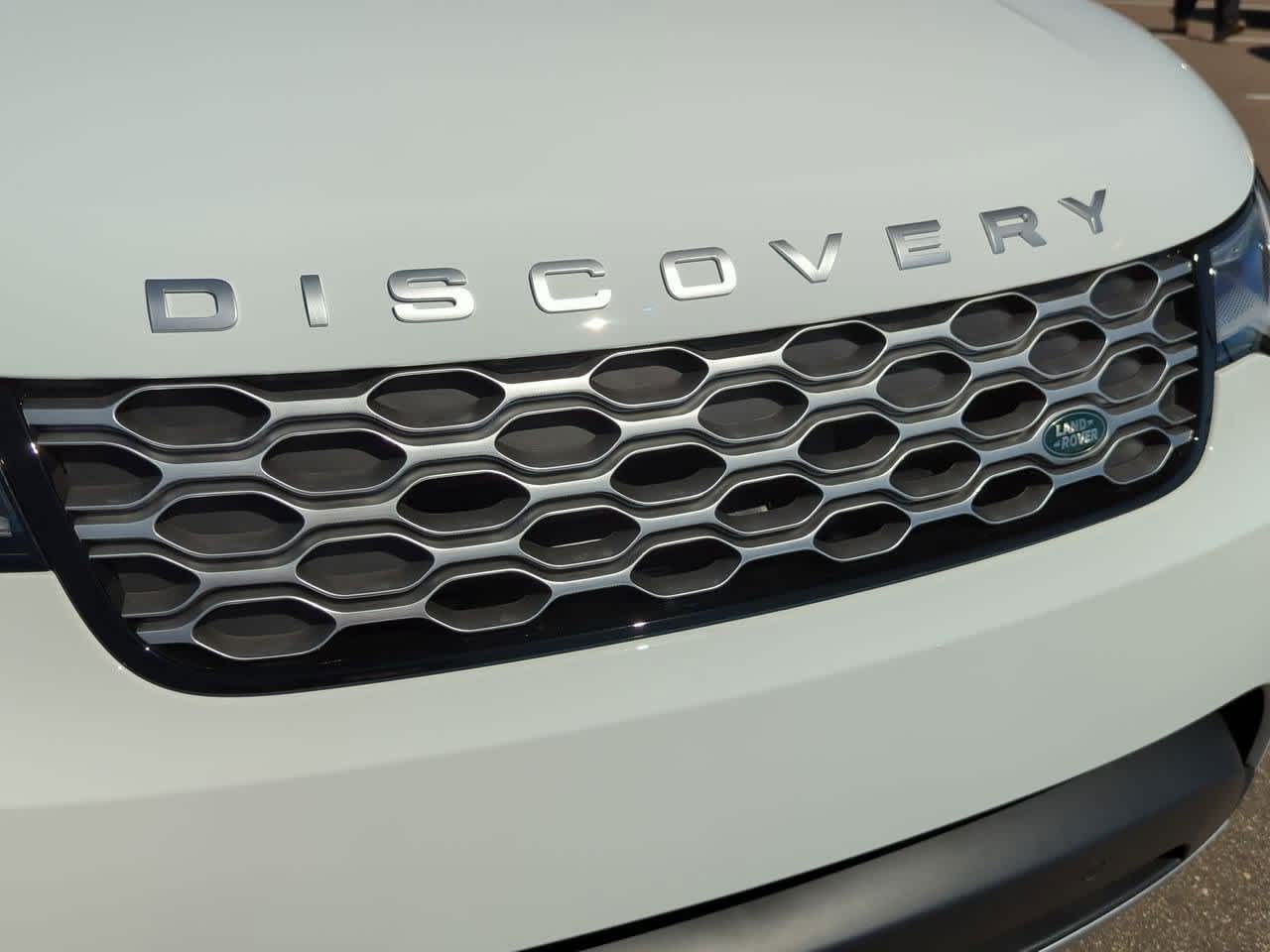2024 Land Rover Discovery S 11