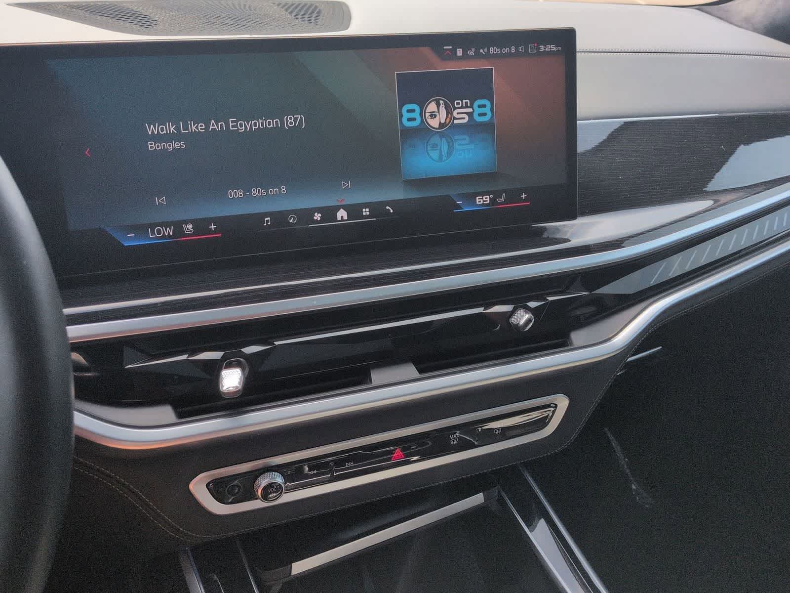 Thumbnail: 2024 BMW X7 - 28