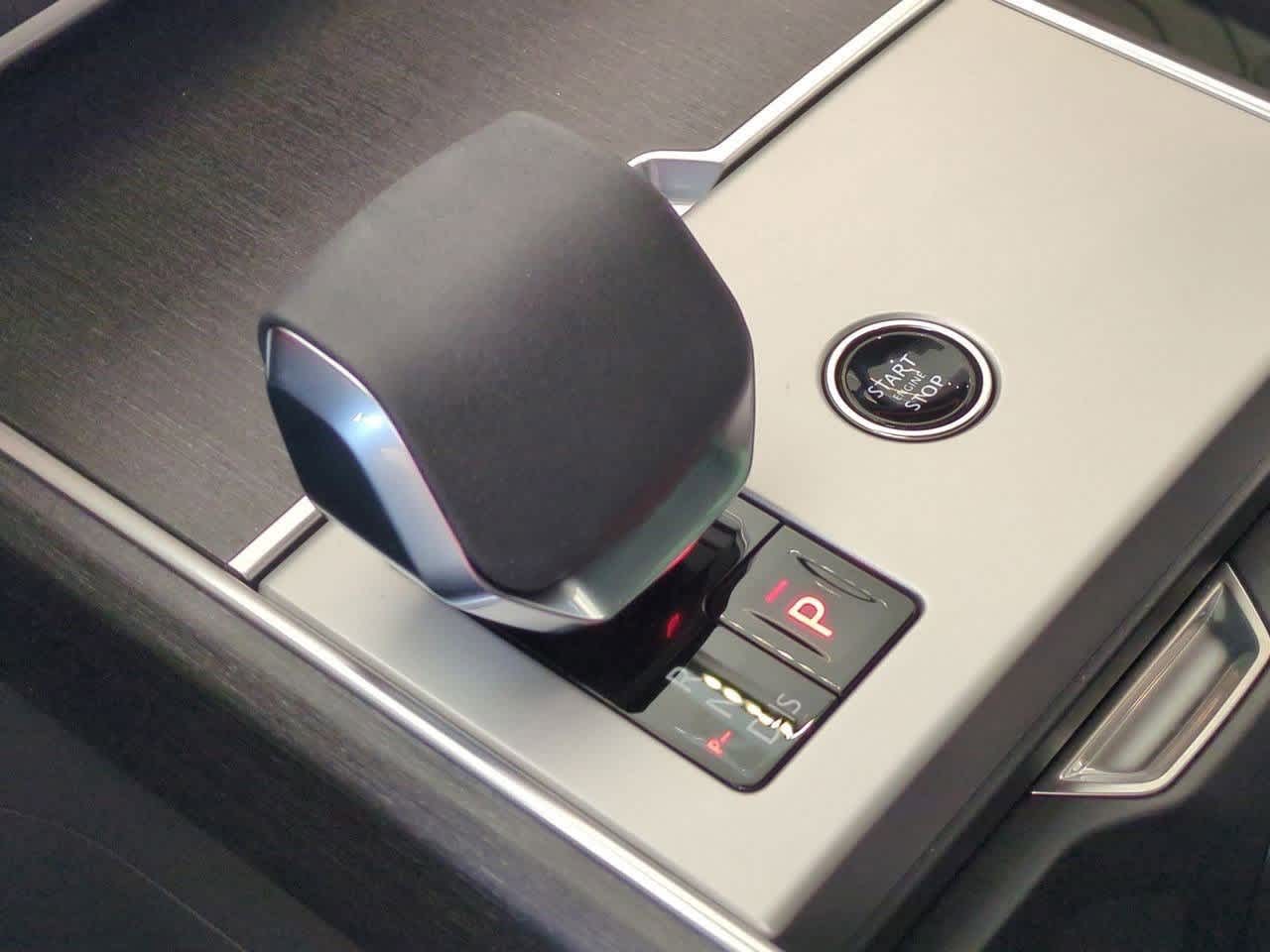 Thumbnail: 2025 Land Rover Range Rover - 33