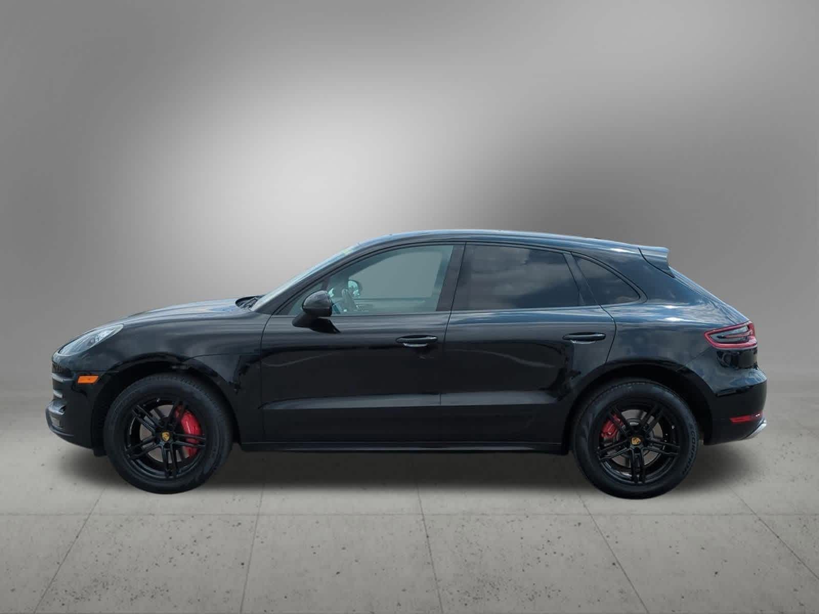 2015 Porsche Macan Turbo photo 3