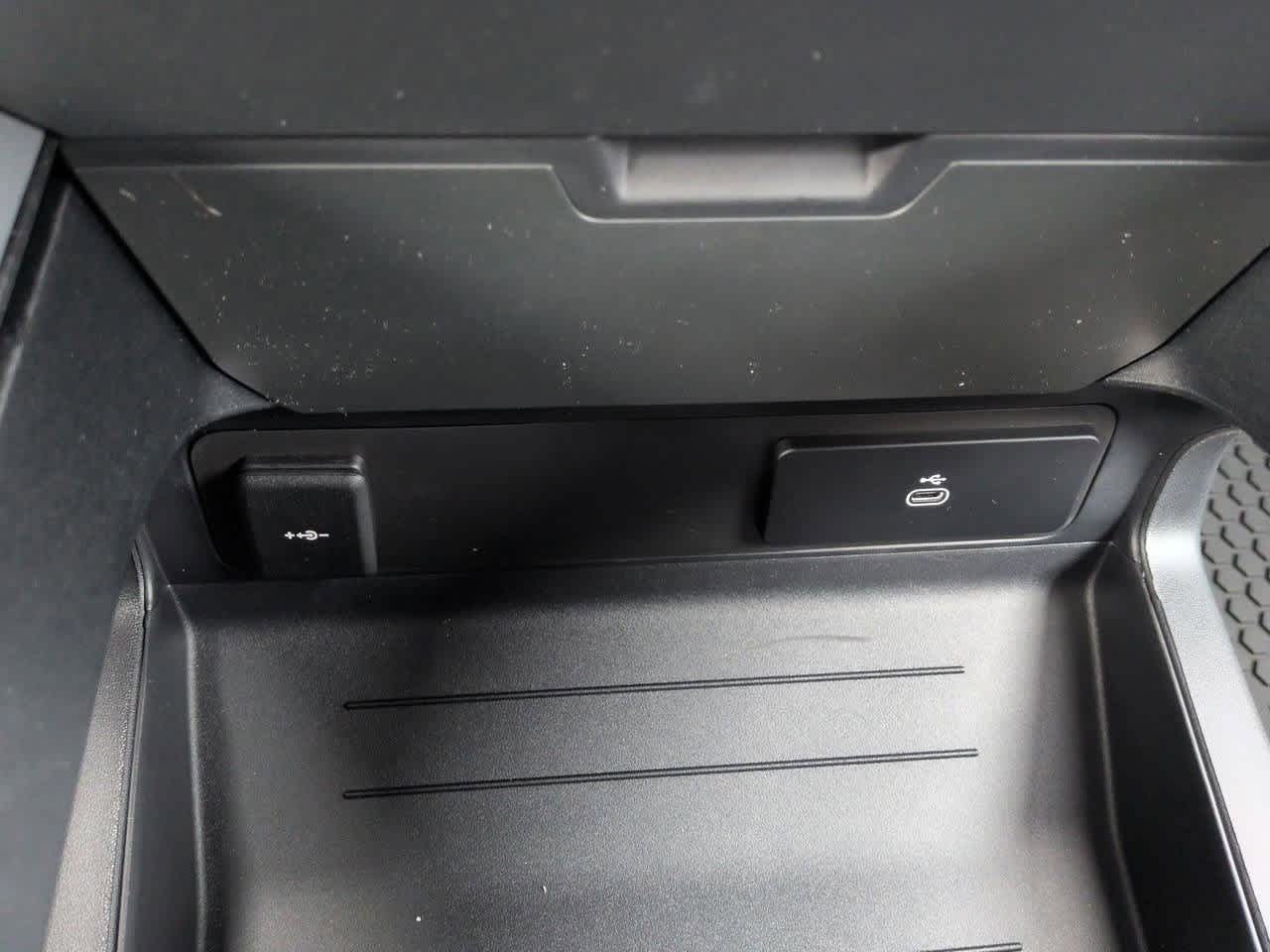 Thumbnail: 2026 Land Rover Defender - 33