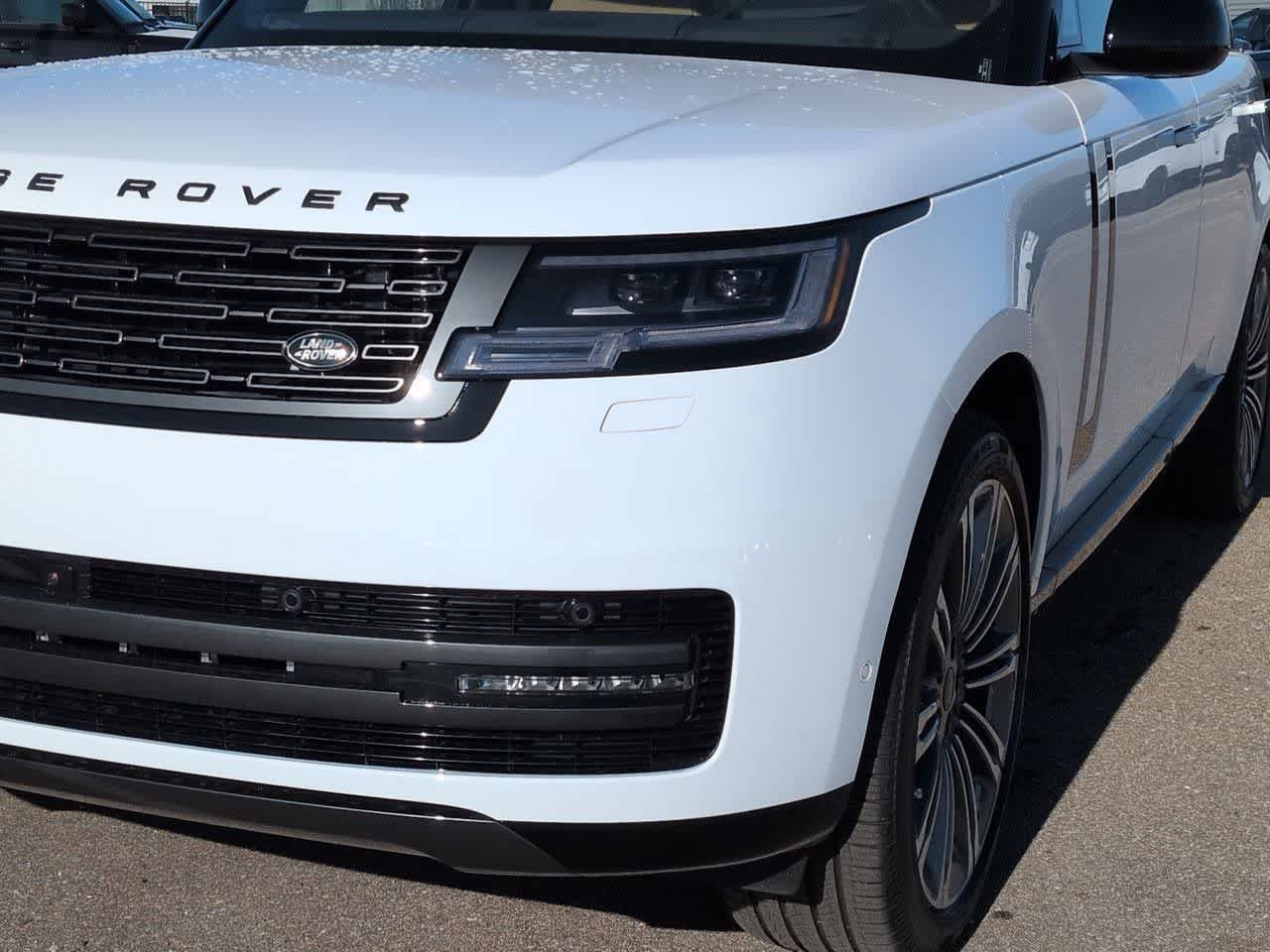 Thumbnail: 2026 Land Rover Range Rover - 10